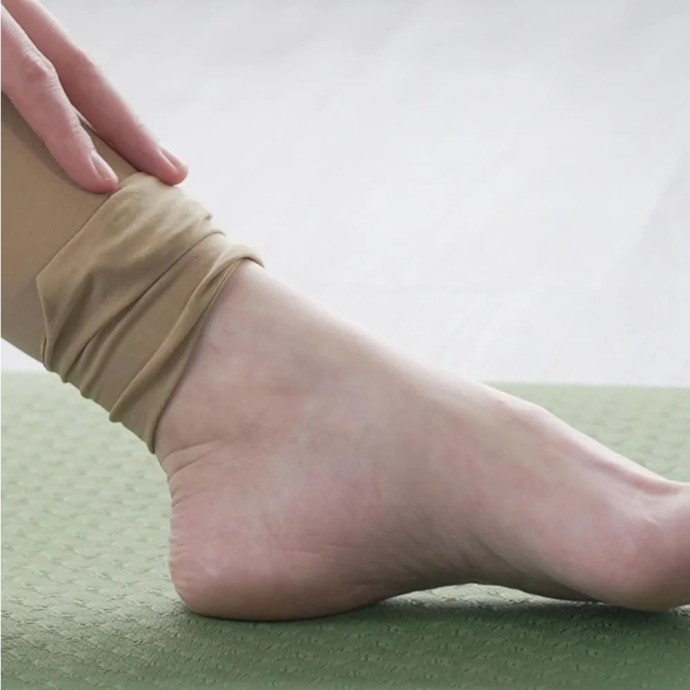 Theatricals Convertible Tights Child Ballet Pink - Picture 4 of 6